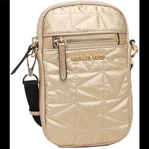 NWOT Michael Kors Winnie Medium Quilted Phone Crossbody Bag In Metallic Gold